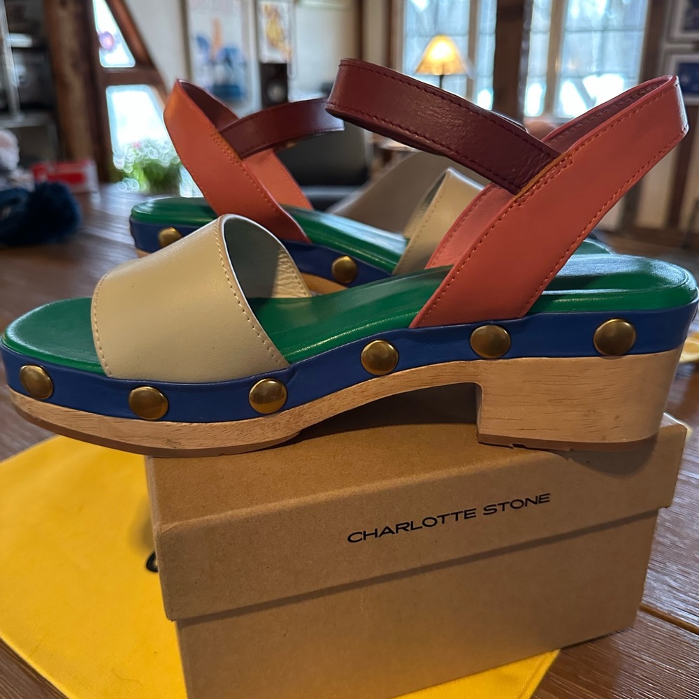 Current Season Charlotte Stone “Allie Stud” sandals size 9